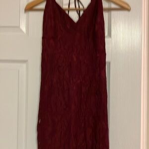 NWT beautiful lace, halter dress by Lulus perfect for holidays